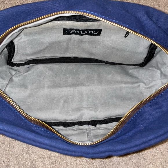 Men’s Essential Travel Toiletry Bag - Picture 6 of 8